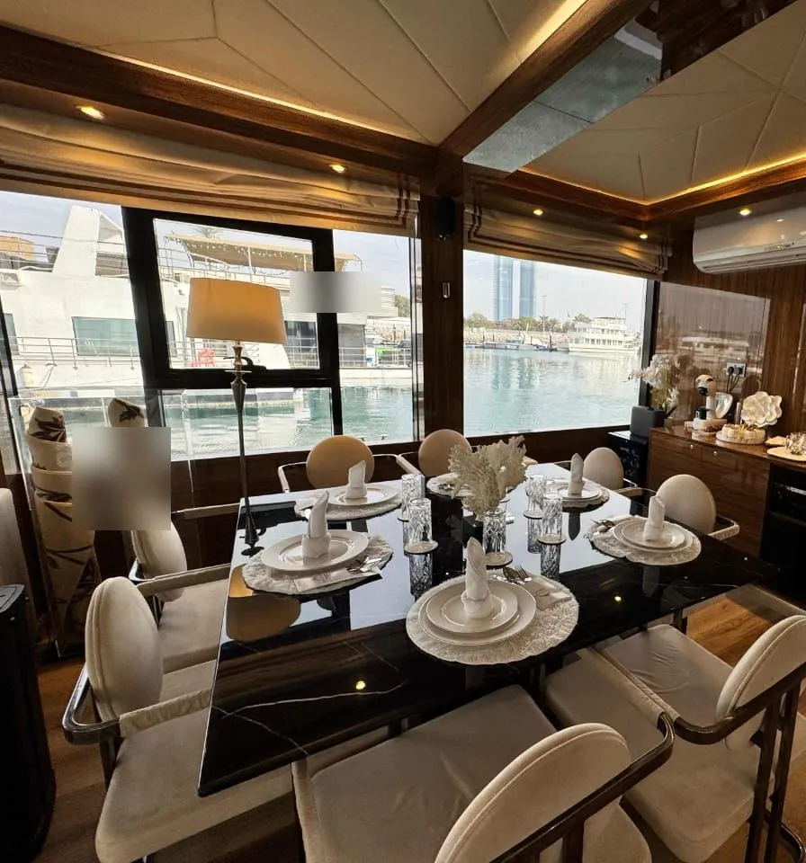 Amber Regent birthday yacht with a walnut dining salon in Abu Dhabi (4)