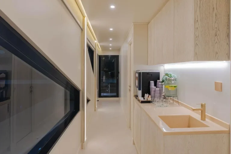 Celestia birthday yacht with jacuzzi in Abu Dhabi (10)
