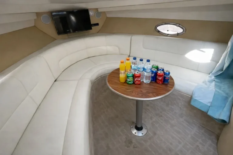 Cupcake birthday yacht in Abu Dhabi (3)