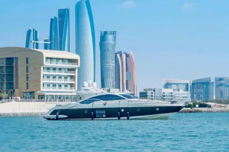 Diamond Hour 68 superyacht in Abu Dhabi (2)