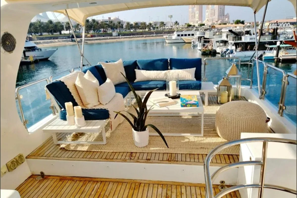 Golden Garland birthday yacht in Abu Dhabi (2)