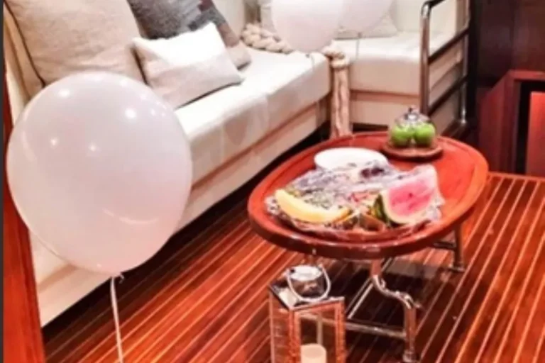 Golden Garland birthday yacht in Abu Dhabi (4)