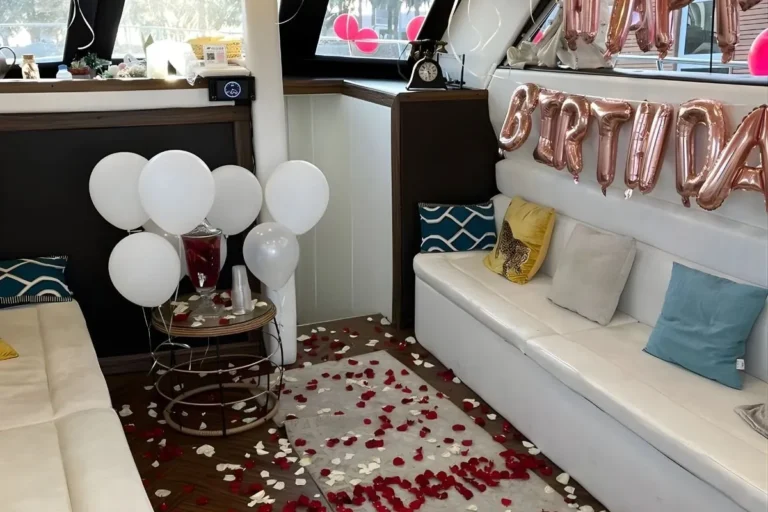 Silver Lantern birthday yacht in Abu Dhabi (2)