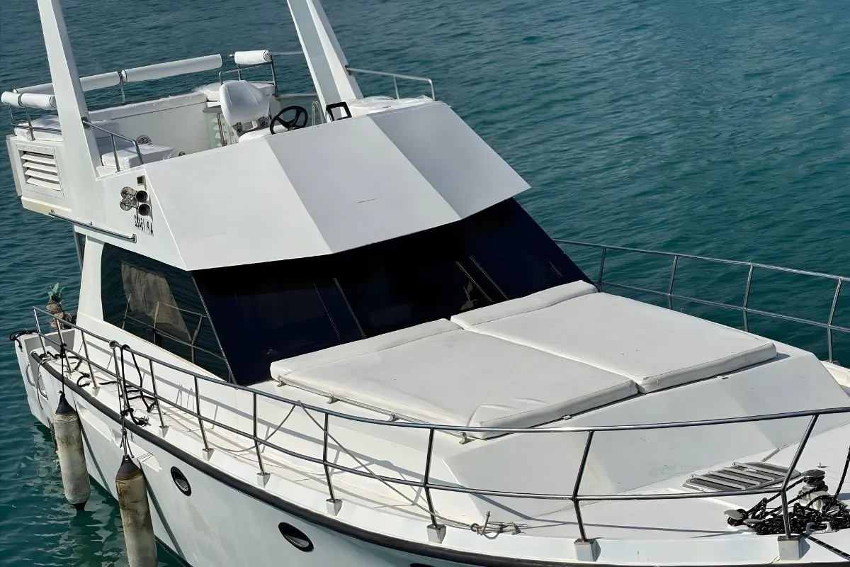 Silver Lantern birthday yacht in Abu Dhabi (4)