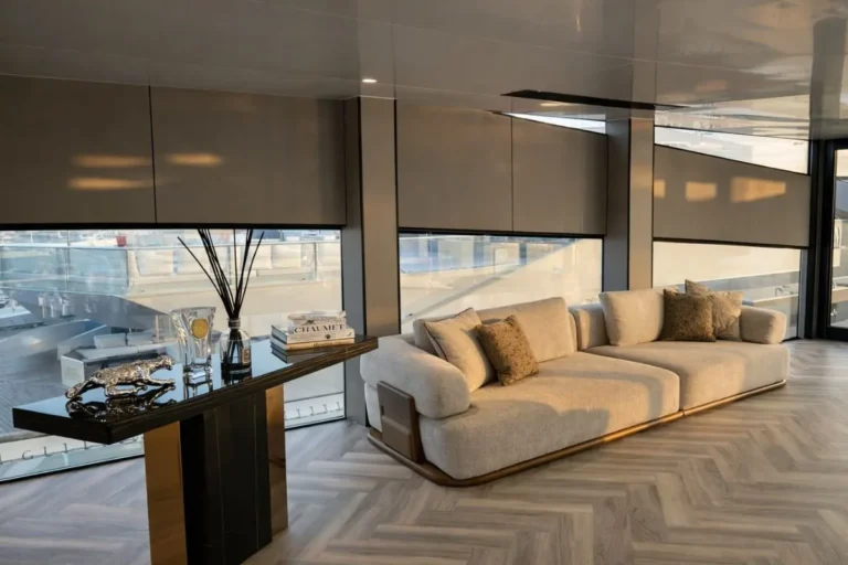 Tiara House birthday houseboat in Abu Dhabi (2)