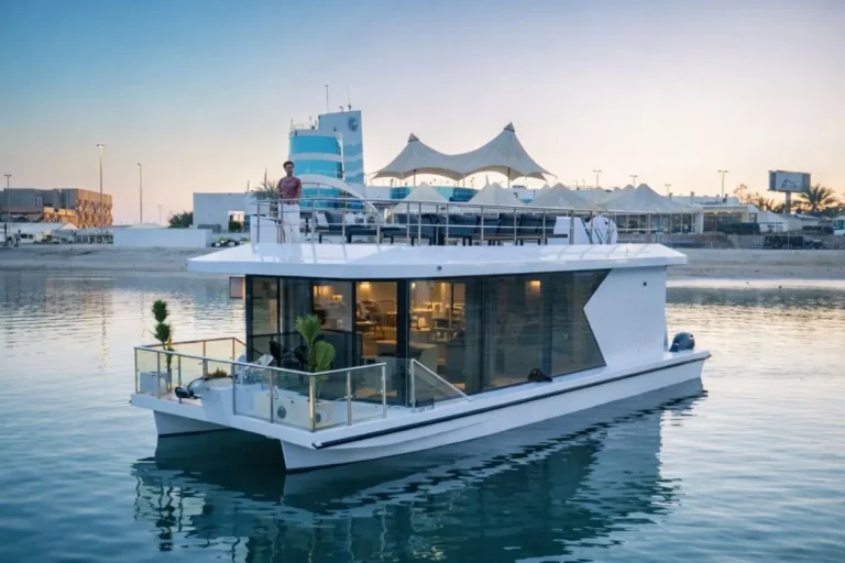 Velvet House birthday houseboat in Abu Dhabi (4)